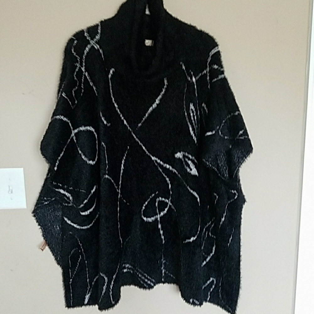 Black print poncho